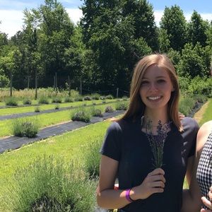 Meet your Posher, Olivia